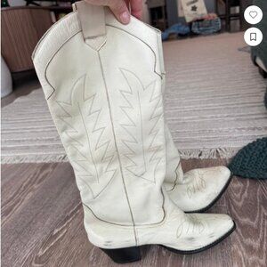 Vintage cream cowboy boot